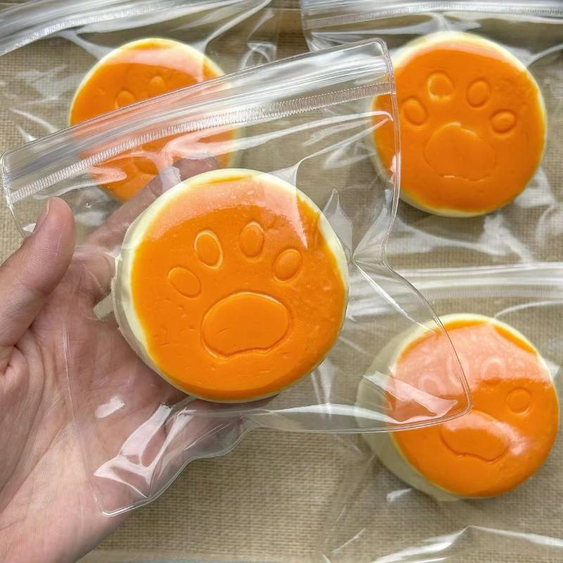 [J] 1Pcs Handmade Cake Food Grade Silicone Creative Decompression Artifact Gift Slow Rebound Decompression And Kneading Toy