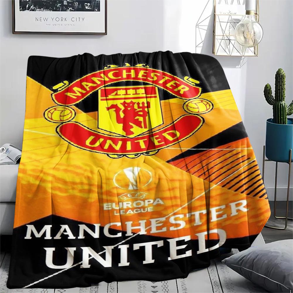 1 szt. Koc Flanelowy z Nadrukiem MANCHESTER UNITED Wysokiej Jakości Ciepły Komfortowy Pokrowiec na Wszystkie Pory Roku Idealny na Prezenty Wystrój Domu