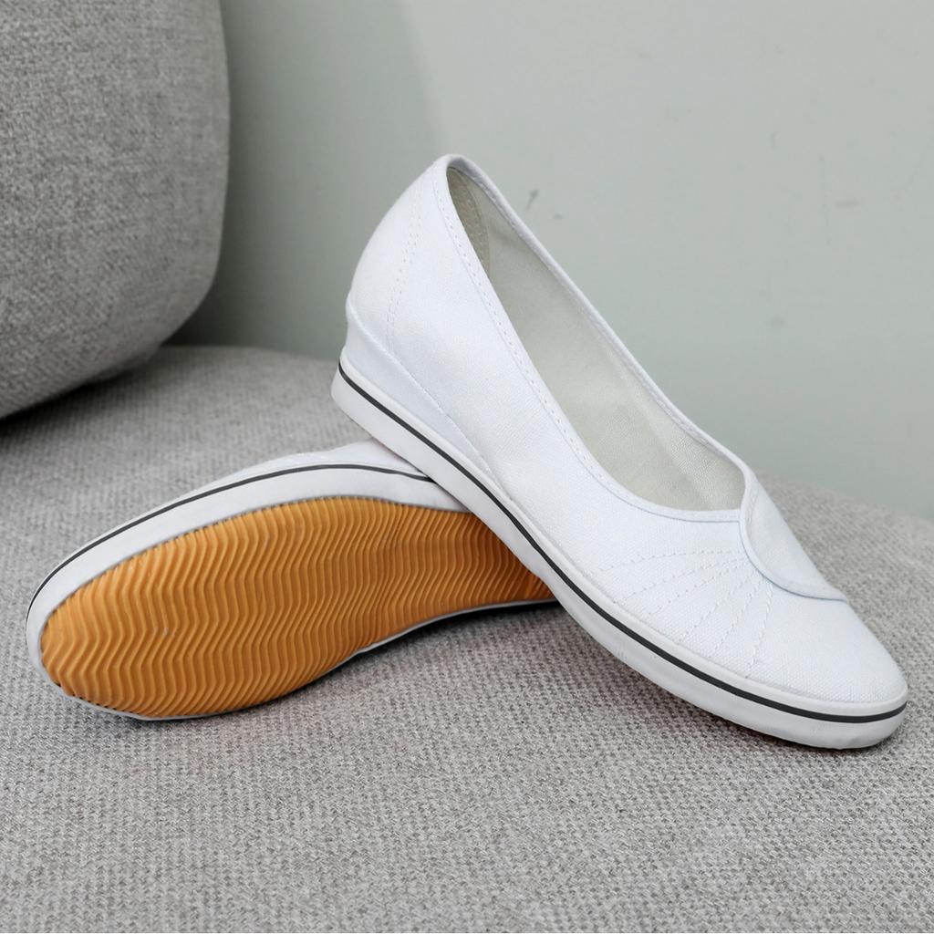 Customized nurse shoes, soft sole, breathable square mouth, small white shoes, beauty salons, hospitals are not tired of work, cloth shoes