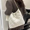 Large Capacity Diamond Grid Commuter Single Shoulder Bag For Women Simple Chain Crossbody Bucket Bag New Autumn And Winter Collection)