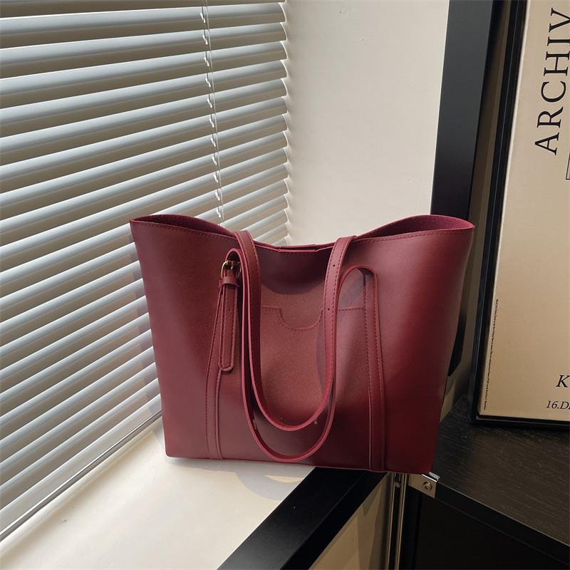 Street Style Large Pu Tote Bag For Women With Magnetic Closure And Inner Phone Pocket