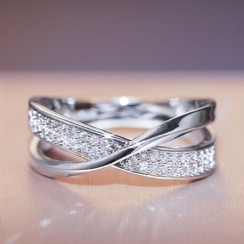 Women's ring with geometric design, fully inlaid with zirconia, versatile cross design, high-end index finger ring