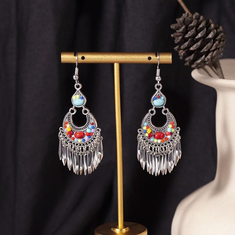 European, American and Bohemian Hollow Bead Fringed Earrings, High-end Retro Ethnic Style Earrings, Fashionable Long Earrings.