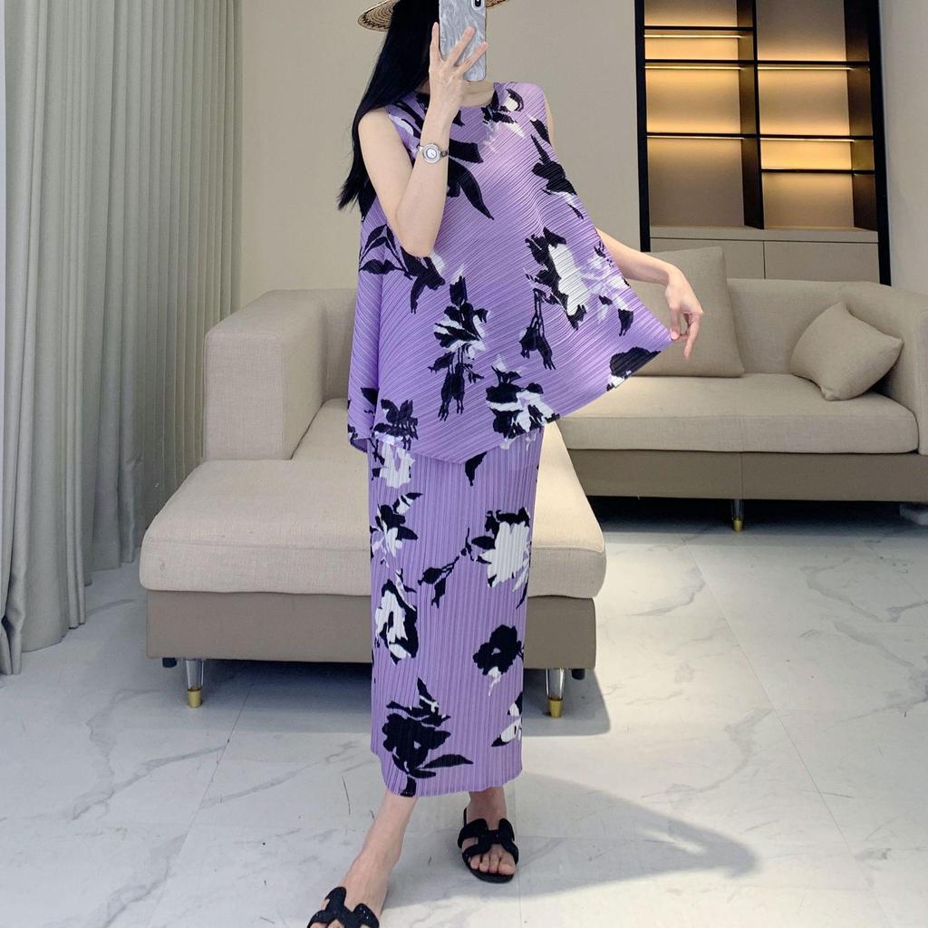 2025 Women's Elegant Floral Two-Piece: Casual Loose Top & Plus Size Midi Skirt