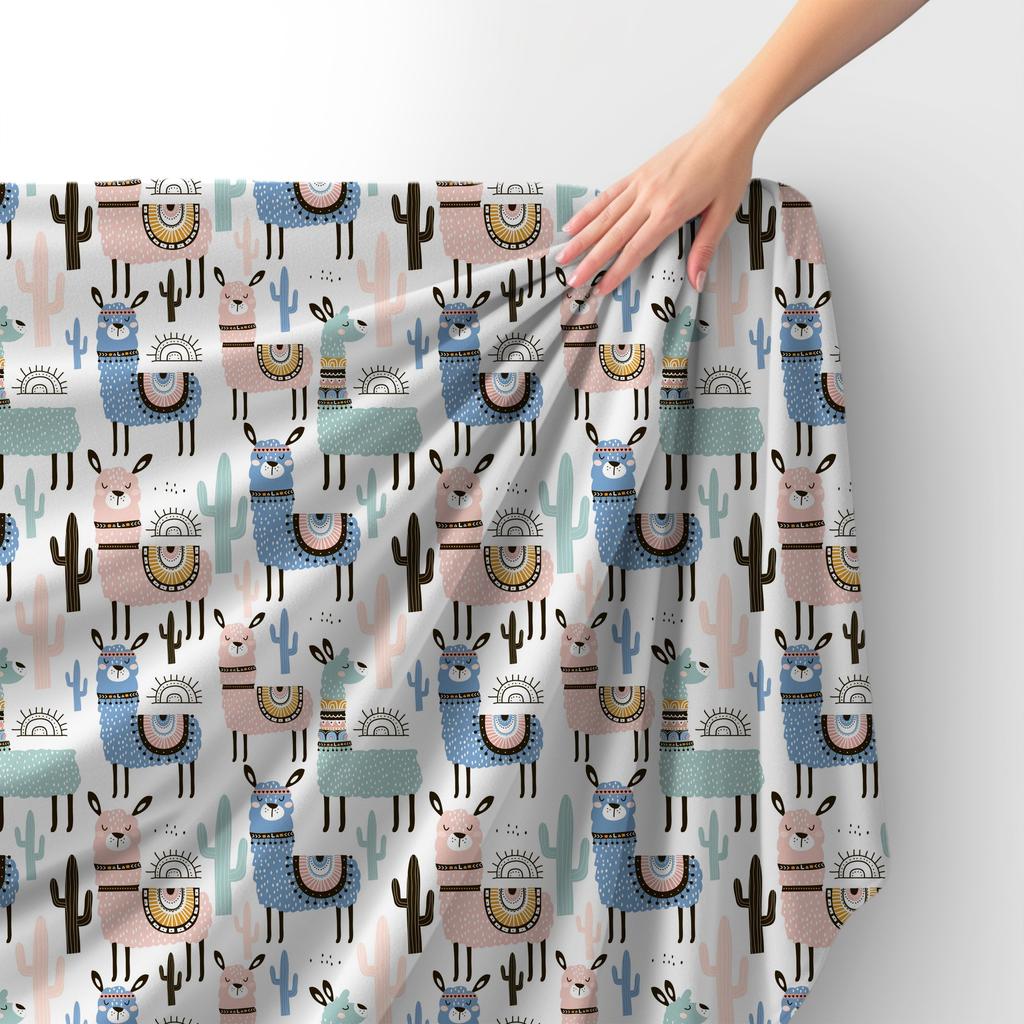 Royal Samt Stoff Polyester Zum Nähen - Motiv Bunte Lamas Und Kakteen