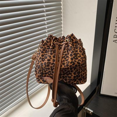 Niche Design Leopard Print Pump Belt Bucket Bag Messenger Bag Women's New Popular Versatile Portable Pleated Shoulder Bag