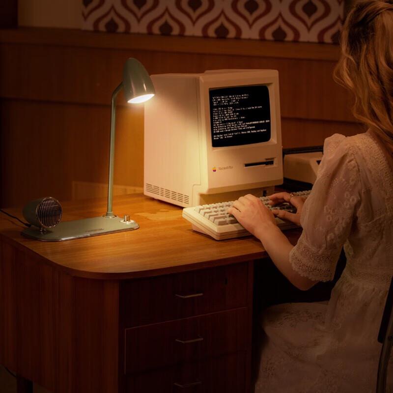 Hyundai Retro Desk Lamp Bluetooth Speaker