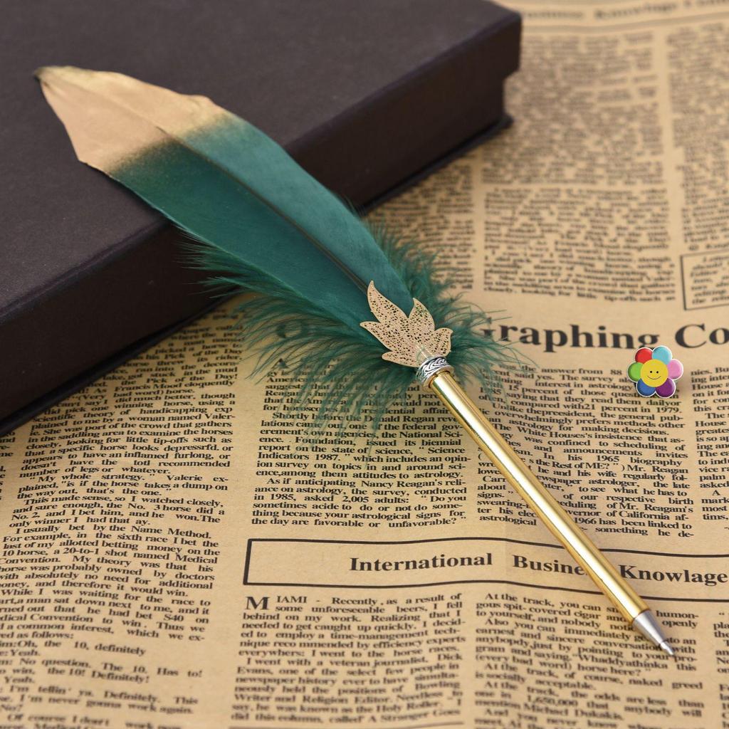 Maple Leaf Creative Quill Ballpoint Pen – Ideal Christmas Gift, Student Prize, Signature Pen, or Souvenir.