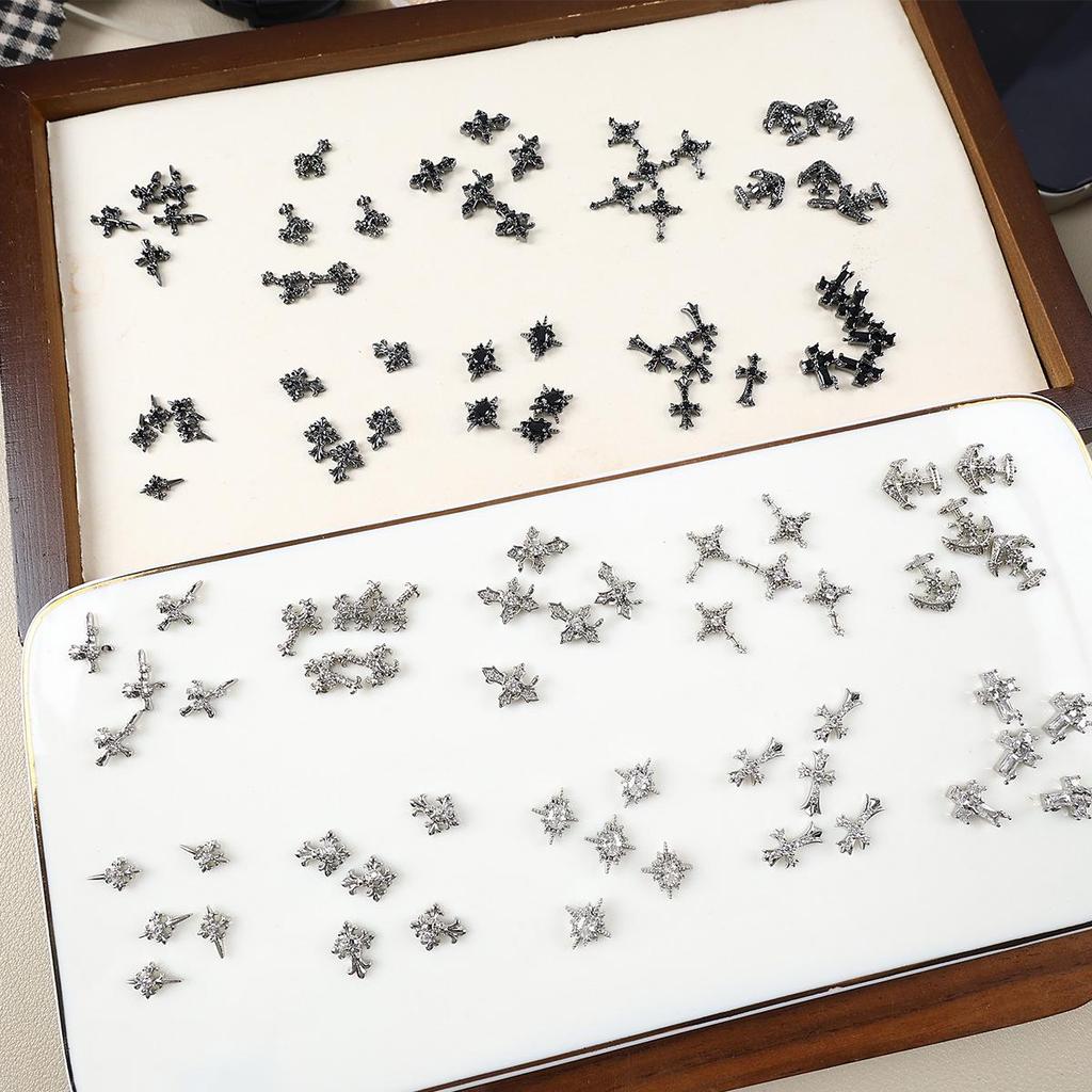 Luxury Zirconia Rhinestone Cross Nail Art Decorations - Dark Retro Style Press-on Nails