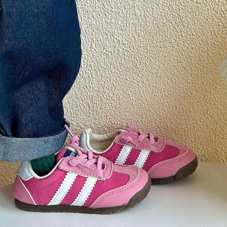 

Children s moral training shoes 2025 spring and autumn new baby sports shoes girls board shoes soft-soled sports shoes boys Forrest Gump shoes 31 рожевий