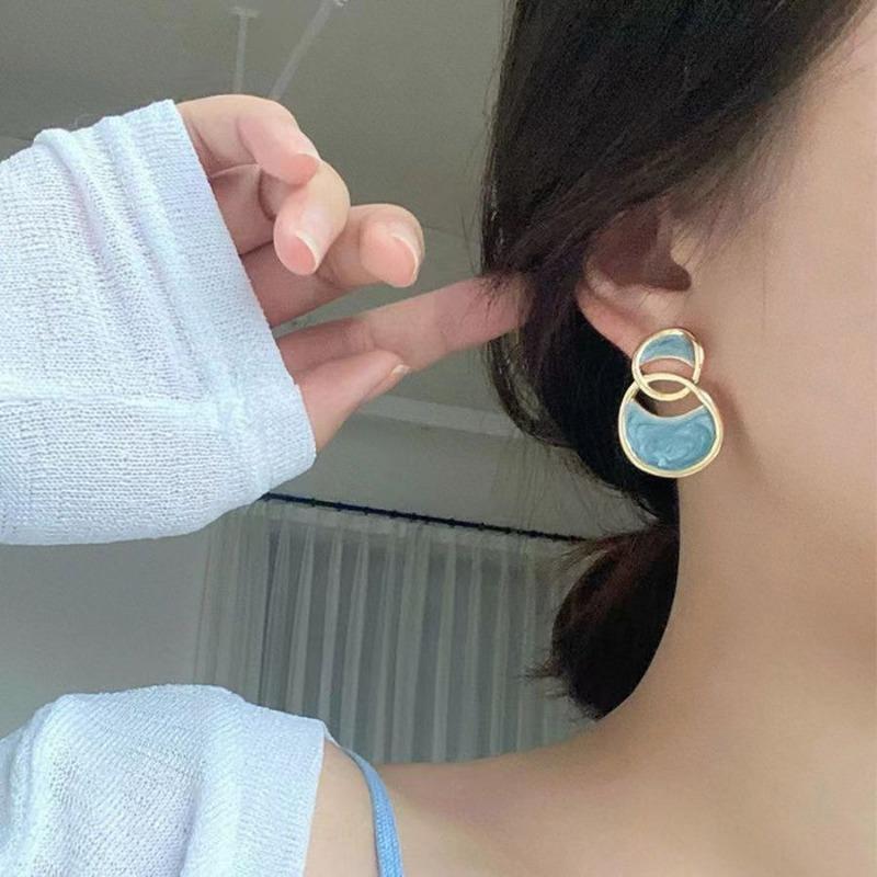 New women's summer sea blue travel earrings paired with high-end light luxury French design earring