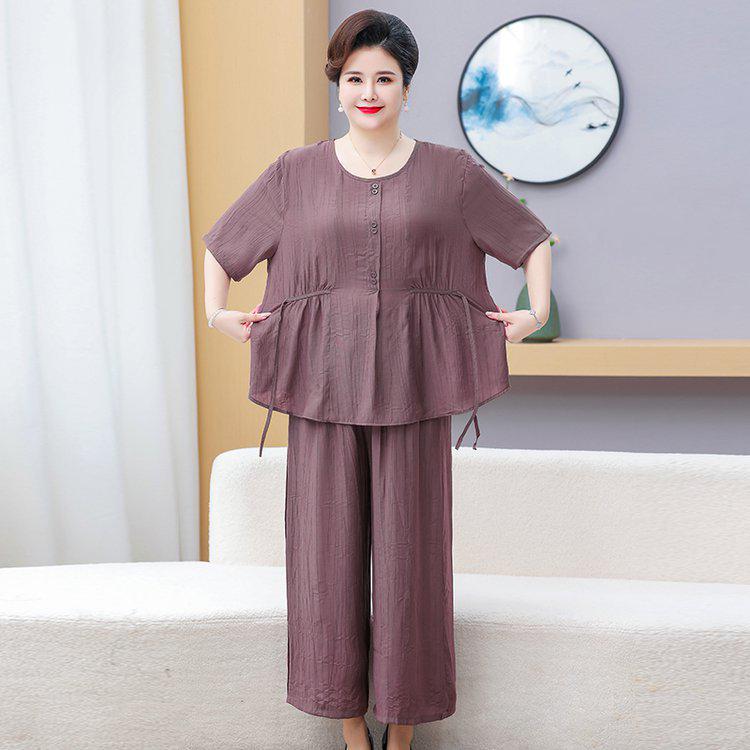 Plus Size Casual Summer Two-Piece Set for Middle-Aged and Elderly: Loose Short Sleeve & Slimming Design