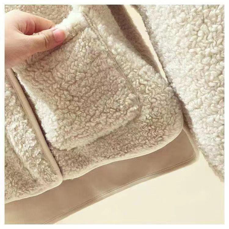 Autumn and Winter New Lamb Wool Coat Large Size Small Fragrant Wind Women's Coat Loose Short Top