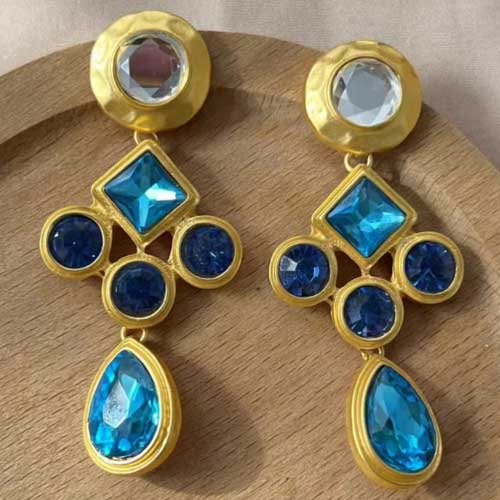 Elegant Women Men Fashion Classic Crystal Pendant Earrings For Women Girls Vintage Palace Style Gorgeous Ear Rings Jewelry