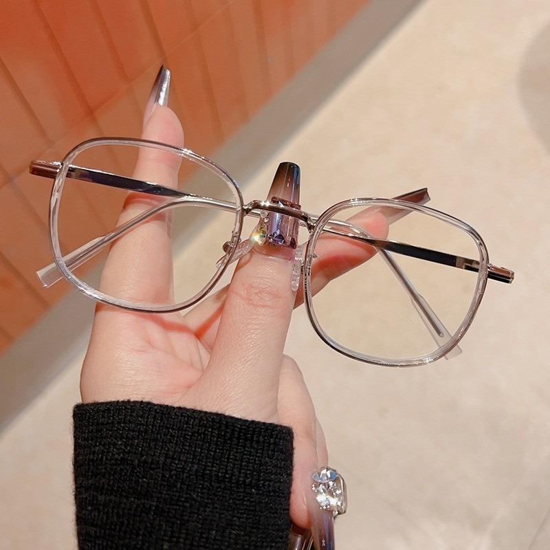 1 Stück kleine quadratische Vintage-Brille für Damen. Gesichtsschlankmachend, ultraleicht, elegant, perfekt für Büro & Alltag.