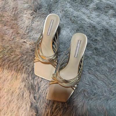 Sapatos de mulher – Sandálias de salto