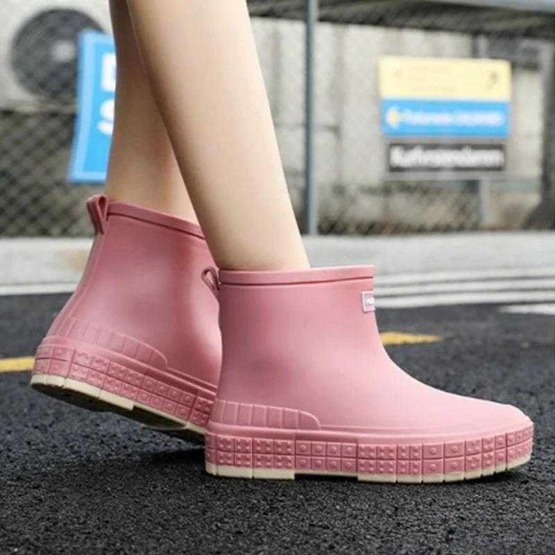Women's new rain Shoes Fashion anti slip rubber shoes Lightweight waterproof rain boots Solid color ladies work Boots Zapatos
