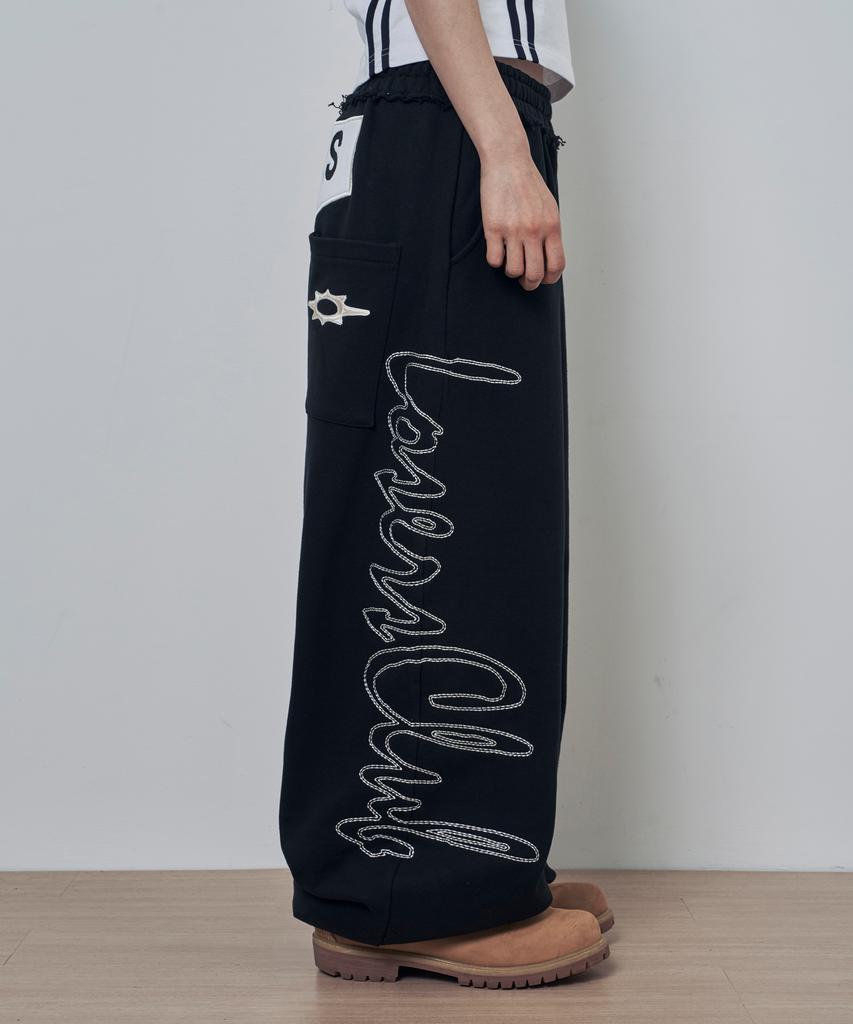 Lujeoseukeulleob Script Logo Wide Sweatpants Black