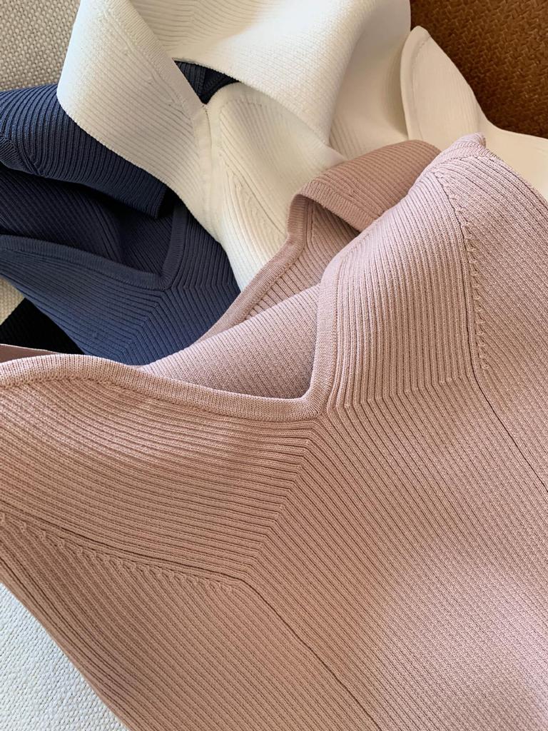 2025 Summer Knit Vest: Women's Slimming Design, Versatile Style with Curved Neckline and Loose Straps