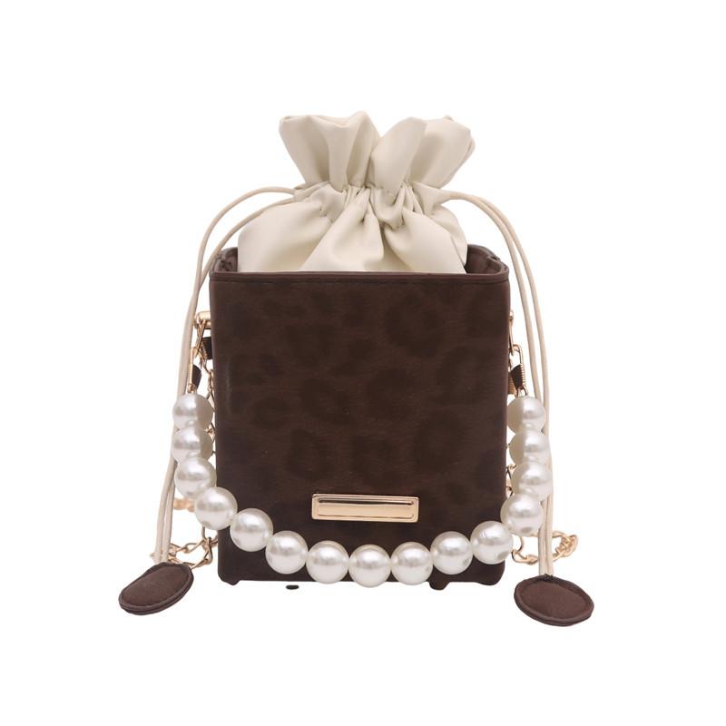 A Fashionable Crossbody Bag, A Niche Expression of A Single-shoulder Hand-held Bucket Bag