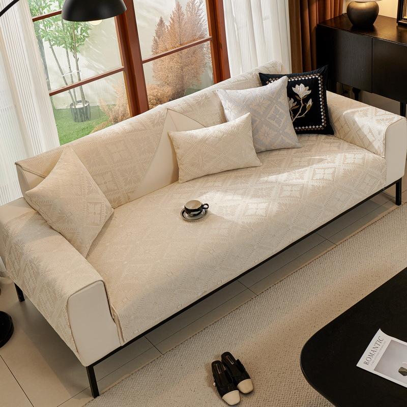 

Подушка для дивана Легкая роскошь Высокий класс Европейский Простой Чехол для дивана Новый Универсальный Нескользящий Чехол для дивана на четыре сезона 70*70cm