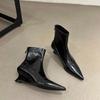 Pointed Toe Booties Autumn and Winter New French Retro 2025 Fashion European and American Style Versatile Niche Skinny Boots