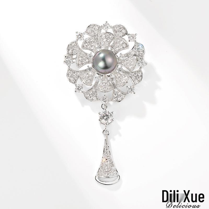 

Fan-Shaped Zircon Tassel Brooch Pin - Snow Court Style