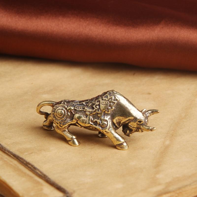 Car Decoration Miniature Ornaments Retro Brass Bull Sculpture Feng Shui Office Desk Rich Cow Decor Creative Small Gifts