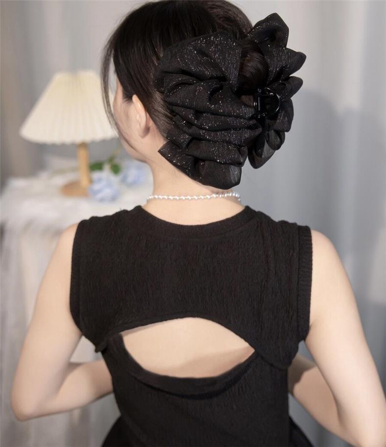 Silver Mesh Bow Bubble Claw Hair Clip for Women - Enhances Hair Volume, Perfect for Updos.