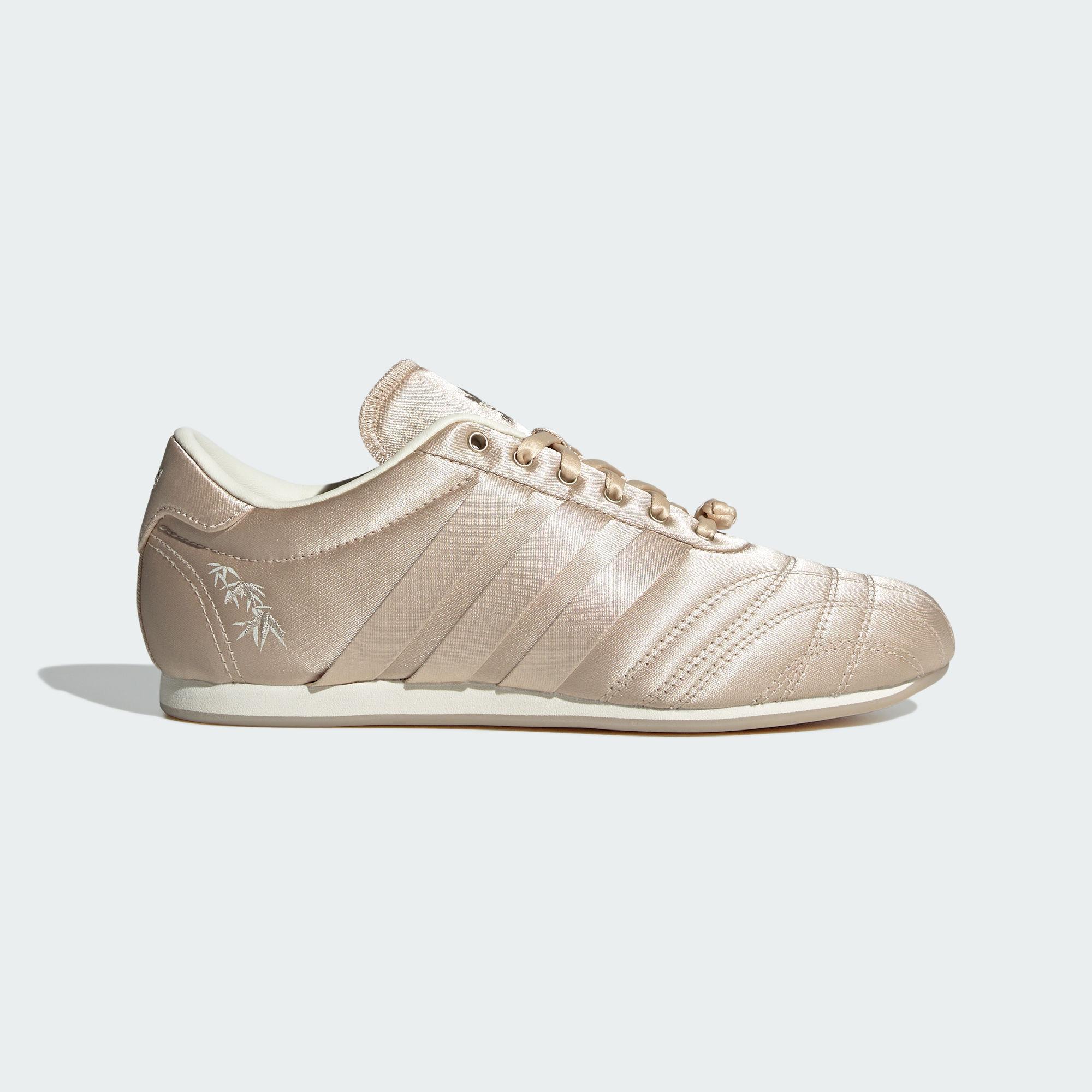 

Adidas Originals Taekwondo Slip Resistant Abrasion Resistant Low top T 38.5