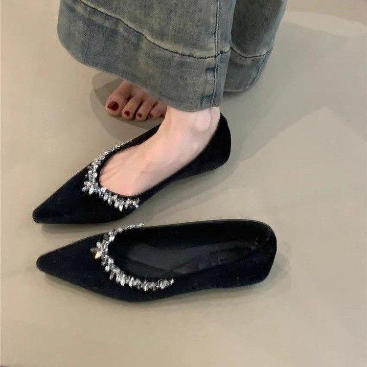 Pointed temperament rhinestone black single shoes, new autumn French red light mouth soft sole evening shoes