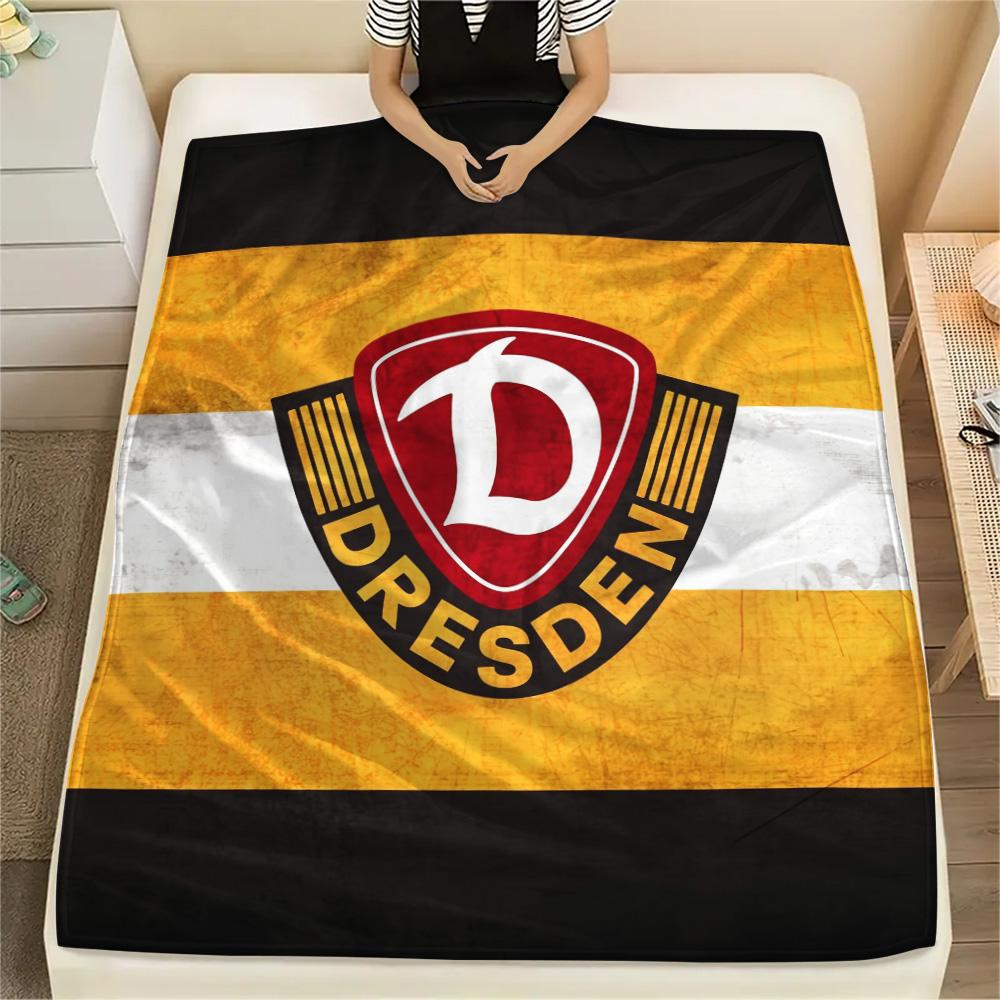 

Dynamo Dresden Print Flannel Blanket, High quality Comfortable for All Seasons, Home Decor, Warmth and Comfort 150cm x 200cm