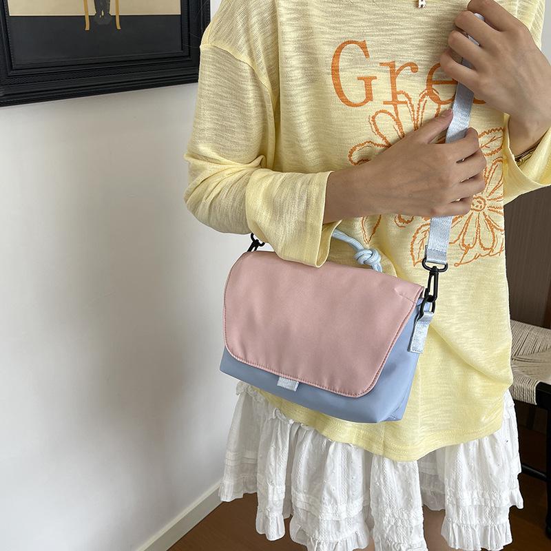 2026 Colorblock Crossbody-Tasche: Stilvolle, vielseitige, kleine quadratische Tasche für Damen aus strapazierfähigem Nylonstoff