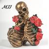 Gothic Skeleton Ornament Hugging Couple Figurine, Rose Skull Resin Retro Sculpture, Vintage Decoration, Romantic Halloween Party Supplies
