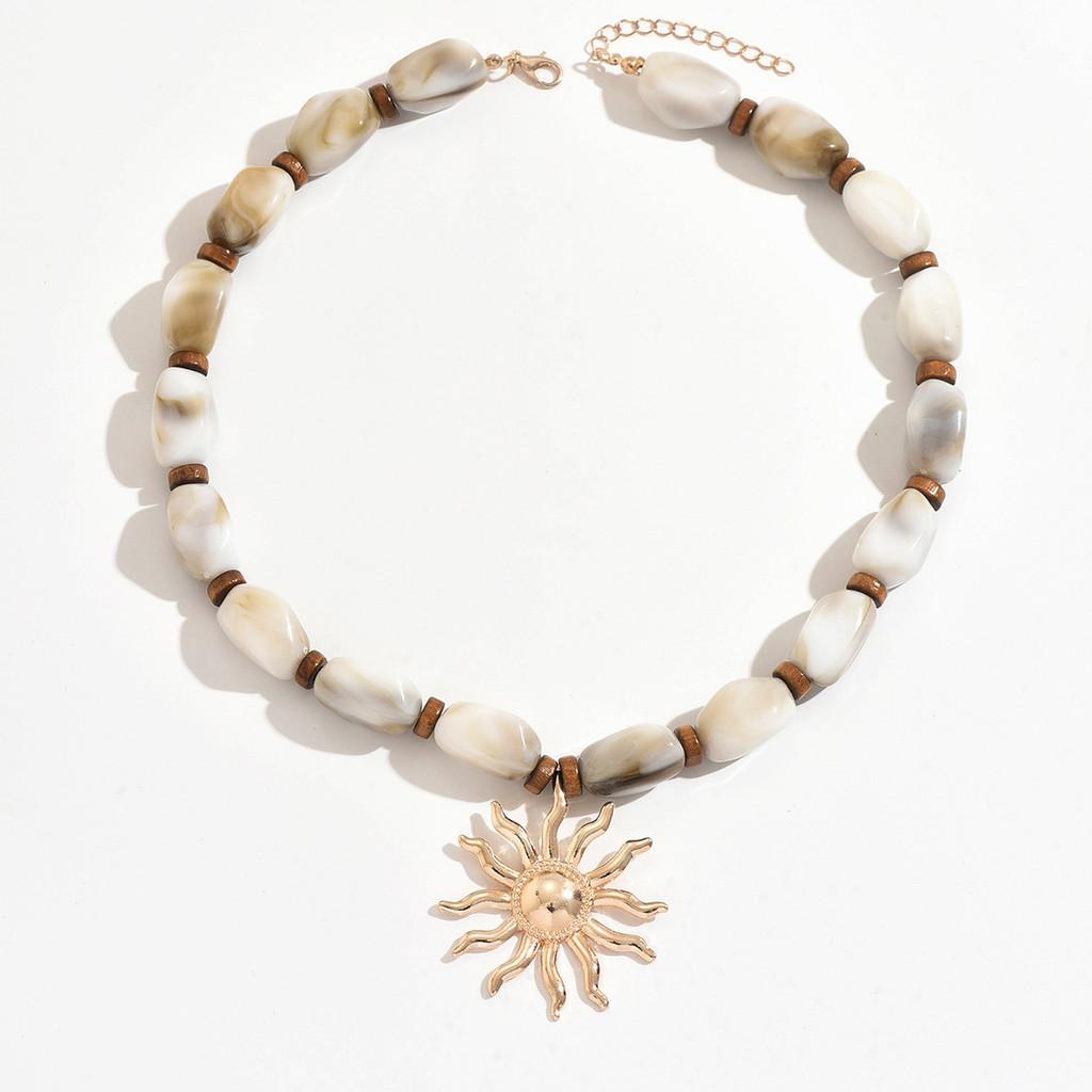Resin Sunflower Pendant Necklace With Geometric Chain For Casual Summer Wear