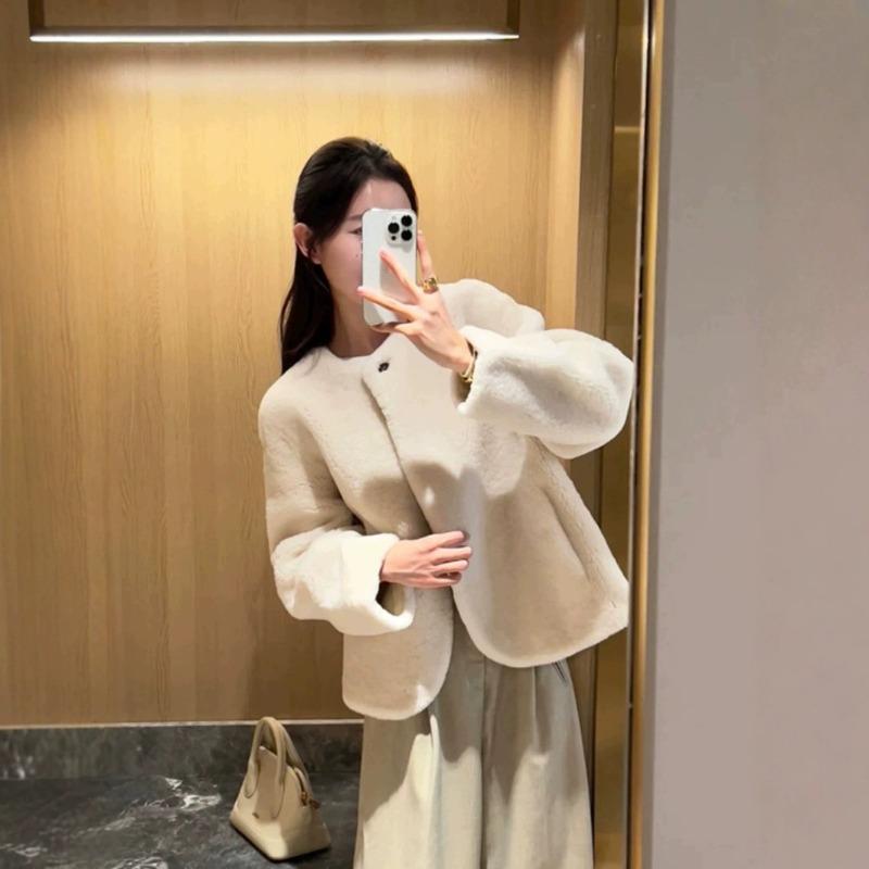 New Winter Environmentally Friendly Fur Coat Women's Short White Loose Lamb Wool High-end Rabbit Fur Plush Top