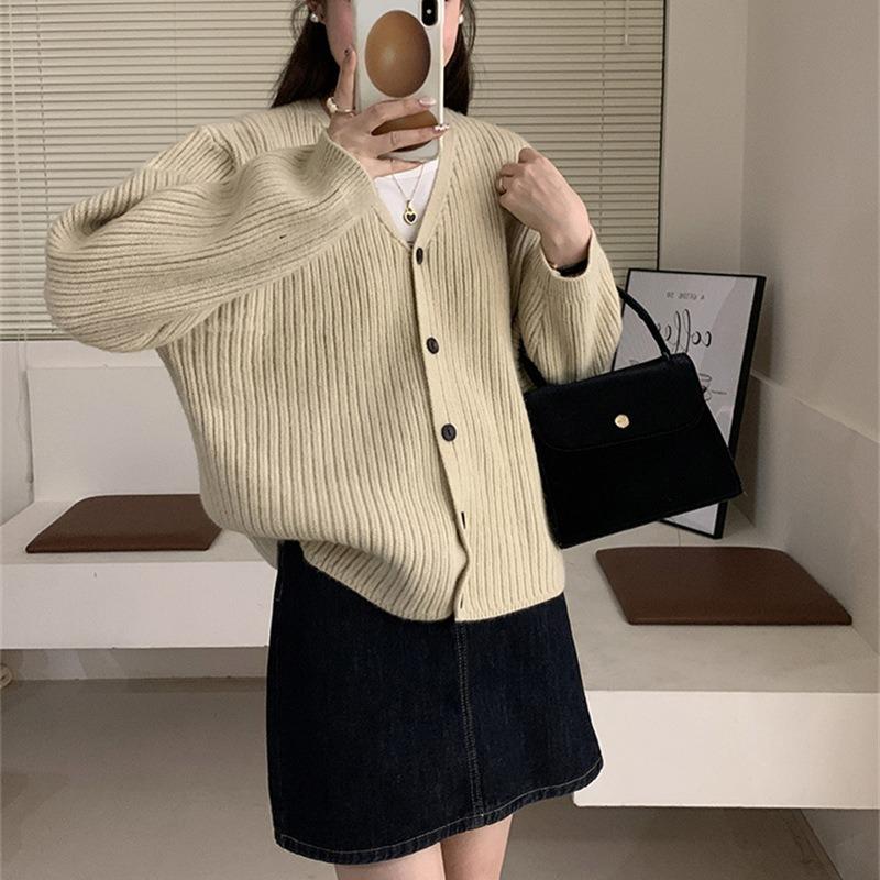 Vintage lazy wind V-neck knitted cardigan women's clothing autumn and winter new loose high-end long-sleeved sweater jacket women