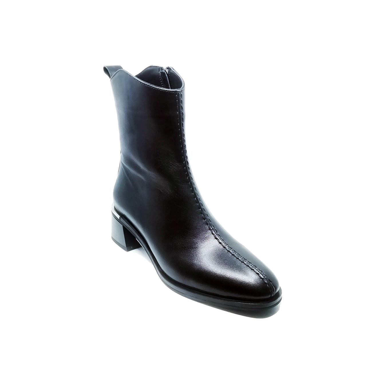 

Женские кожаные ботинки Janest 165-2422