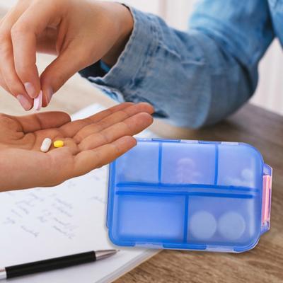 Organizér na lieky so 147 DIY štítkami 10 priehradiek Veľká kapacita Priehľadné vrecko Lekáreň Cestovná kapsula Nádoba na uskladnenie tabliet Puzdro