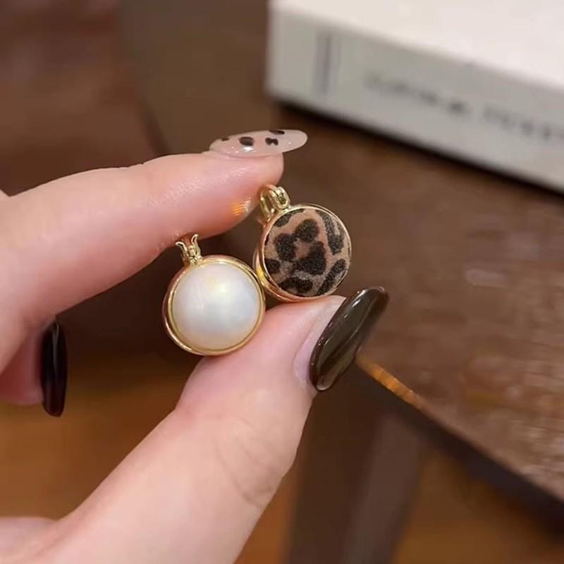 Metal Irregular Earrings European and American Retro Temperament Versatile Earrings Earrings