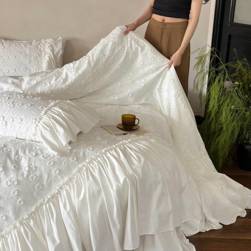 Cotton Bedding Four-piece Set French Romantic White Lovers Skin-friendly Breathable Quilt Cover Sheet Pillowcase Set