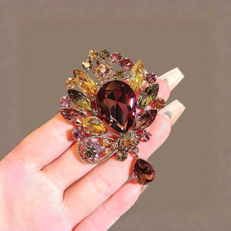 Fancy Design Fashion Fashion Maple Brooch Female Super Flash Rhinestone Leaf Pin Suit Coat Corsage Accessories