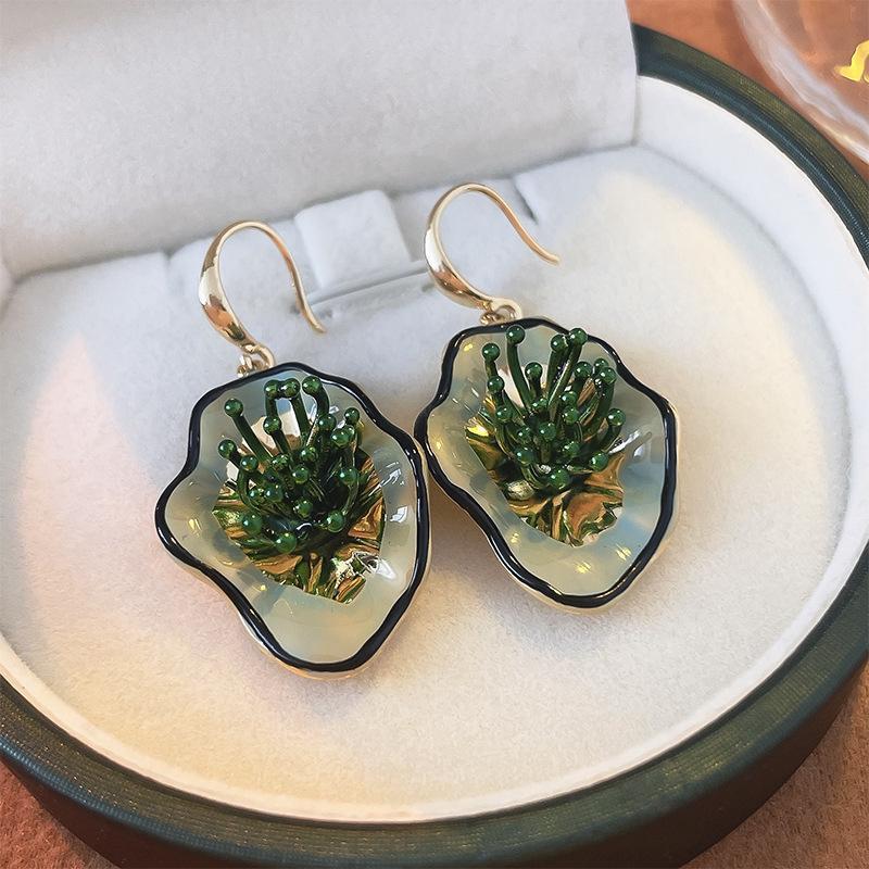 Medieval Vintage Dripping Oil Flower Earrings Retro Niche High-end Earrings Light Luxury Versatile Temperament Earrings Women