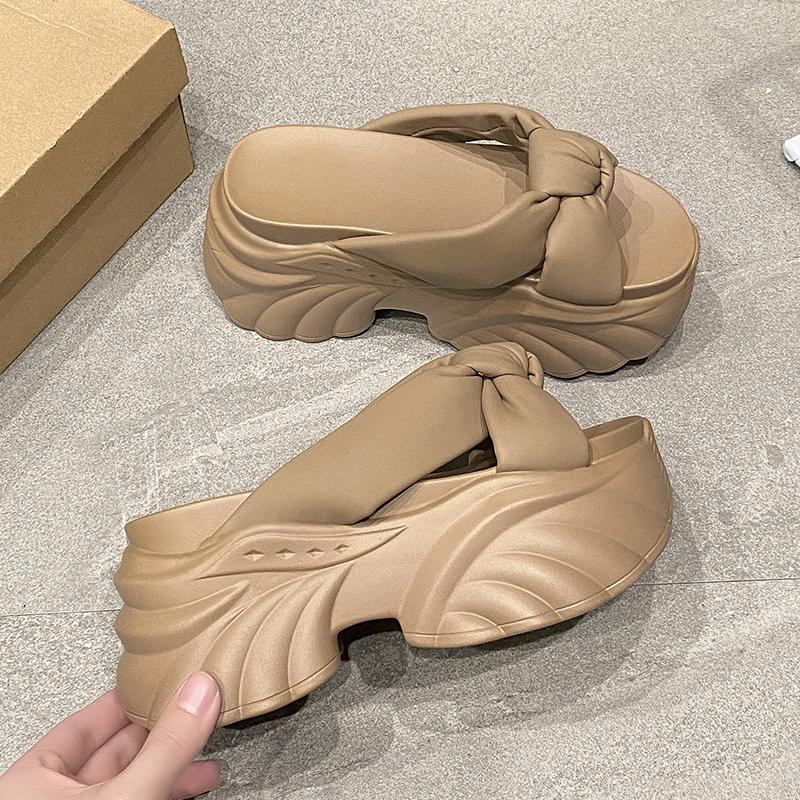 Fashion New Summer Leather Slippers Women's Outside Chunky Sandals 2025 Fashion 9CM Wedges Platform Shoes Woman Flats Beach Flip Flops