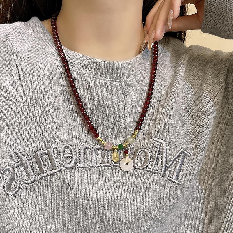 Trendy Light Luxury Pearl Heart Necklace: Versatile Beaded Clavicle Chain for Women's Style