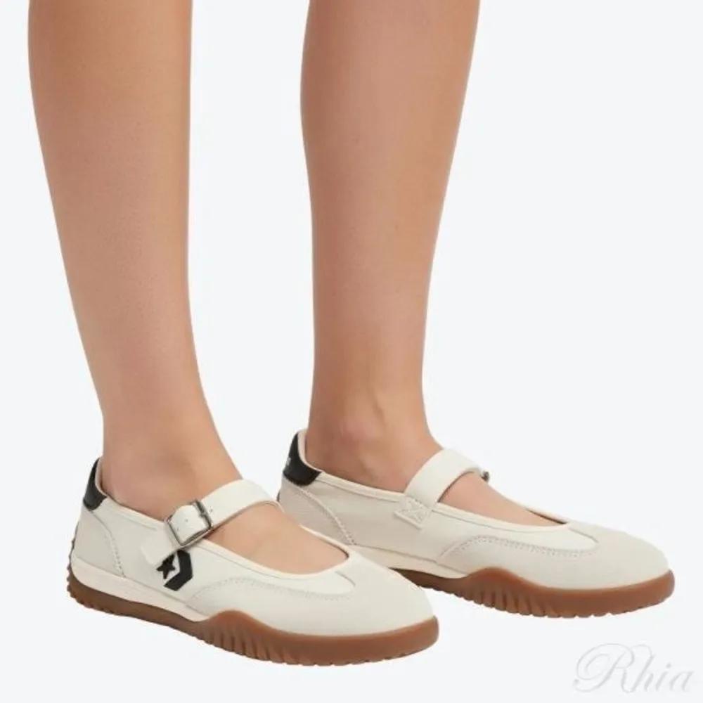 Converse A16250C Run Star Trainer Ballet Flats Egret 245
