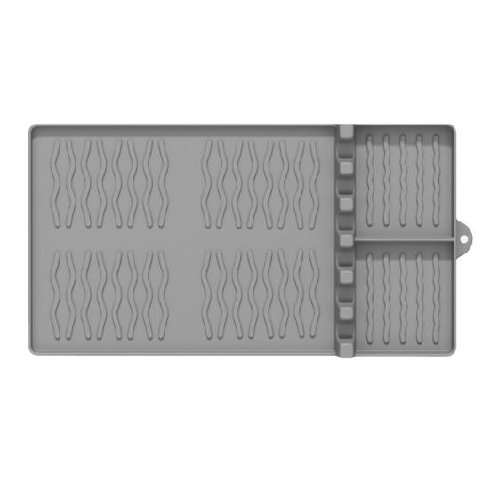 Silicone Grill Mat Heat-Resistant Multi-Slot Tool Organizer for BBQ Grilling Non-Slip Food-Grade Side Shelf Pad with Grease Drip Tray Dishwasher Safe
