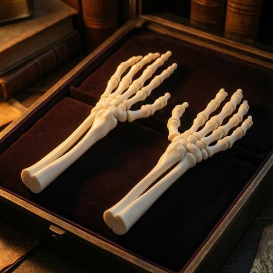 Coppia di Mani Scheletriche 3D Vintage Usurate Colore Osso, Prop Halloween Articolato Modellabile, Decorazione Artiglio Spettrale per Casa Infestata, Festa da Brivido
