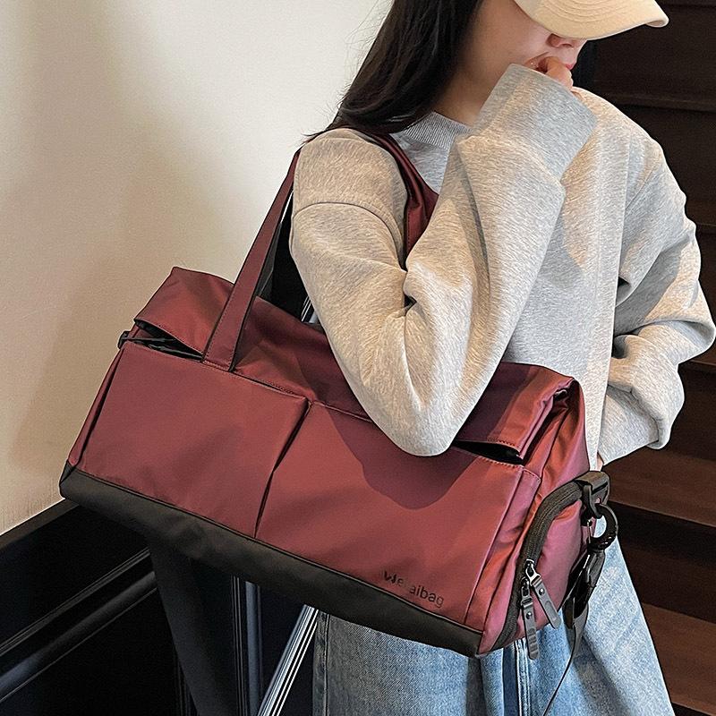 Travel Bag Large Capacity Portable Sports Fitness Training Bag Men's Short Business Trip Dry and Wet Separation Storage Luggage Bag Women