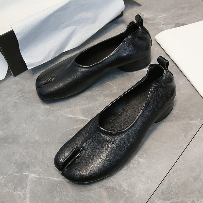 Split-toed pig's trotters shoes women's autumn and winter new retro thick heel rubber band niche design horseshoe shoes fashion single shoes women